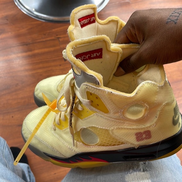 Off white retro Jordan 5 size 8